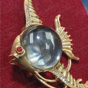 Vintage Jelly Belly Cabochon Fish Brooch w/Crystal Accents Changes Color w/light